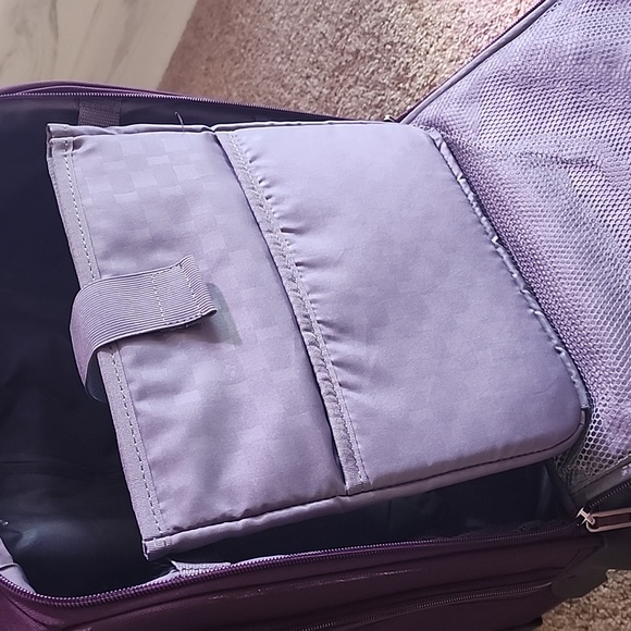 Samsonite Bags Euc Samsonite Underseat Carryon Spinner With Usb